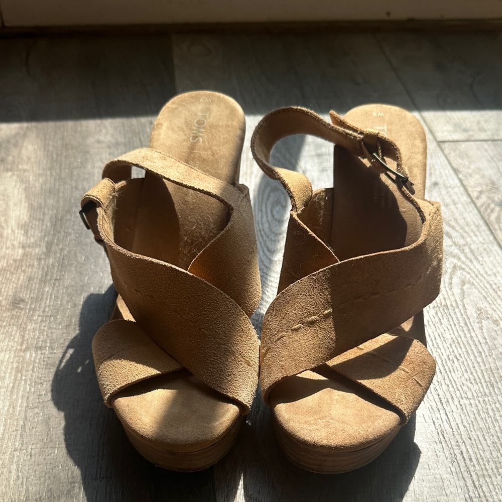 Toms Women's Light Brown Sandals